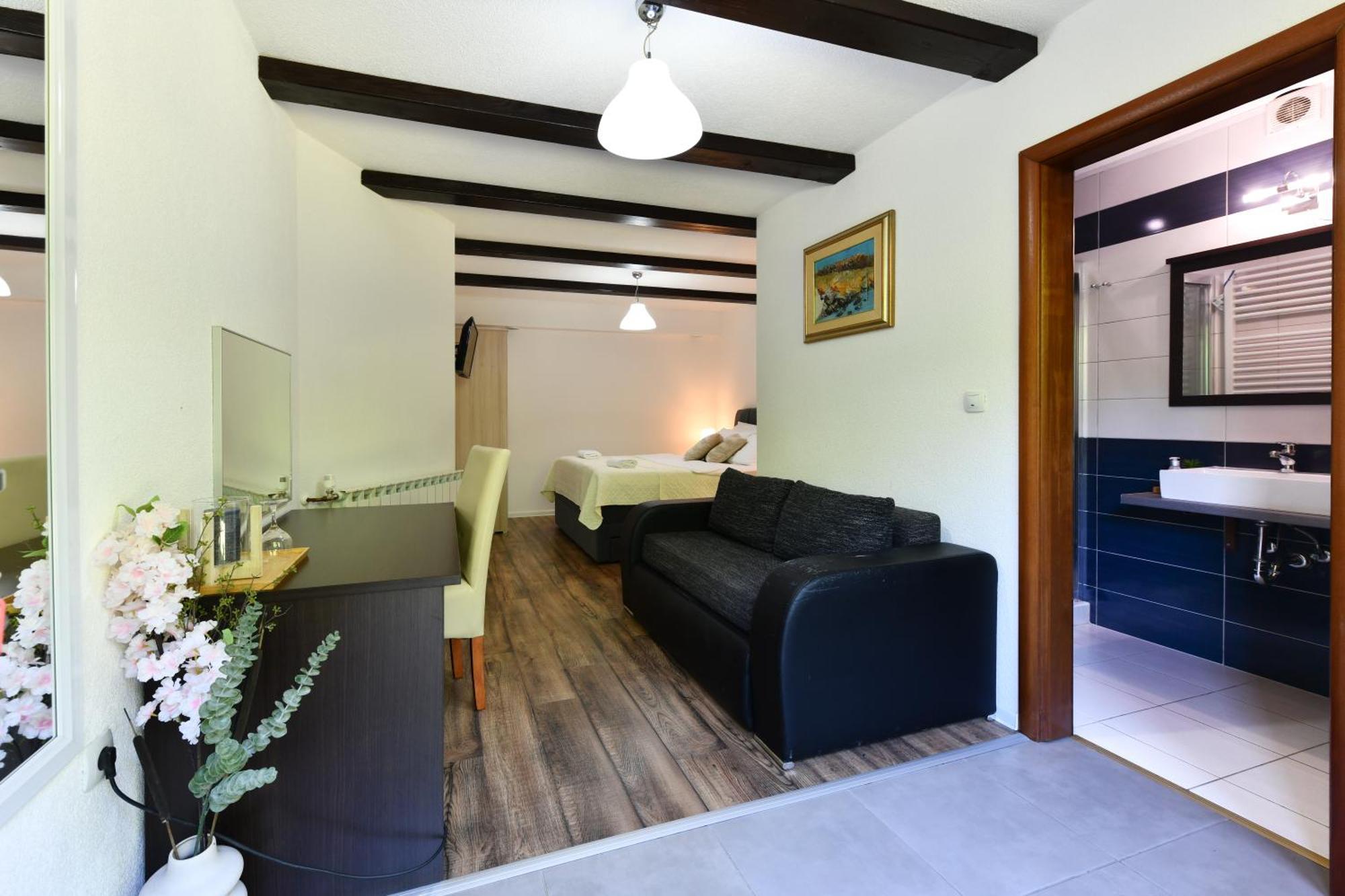 Villa Cancar Grabovac  Exteriör bild