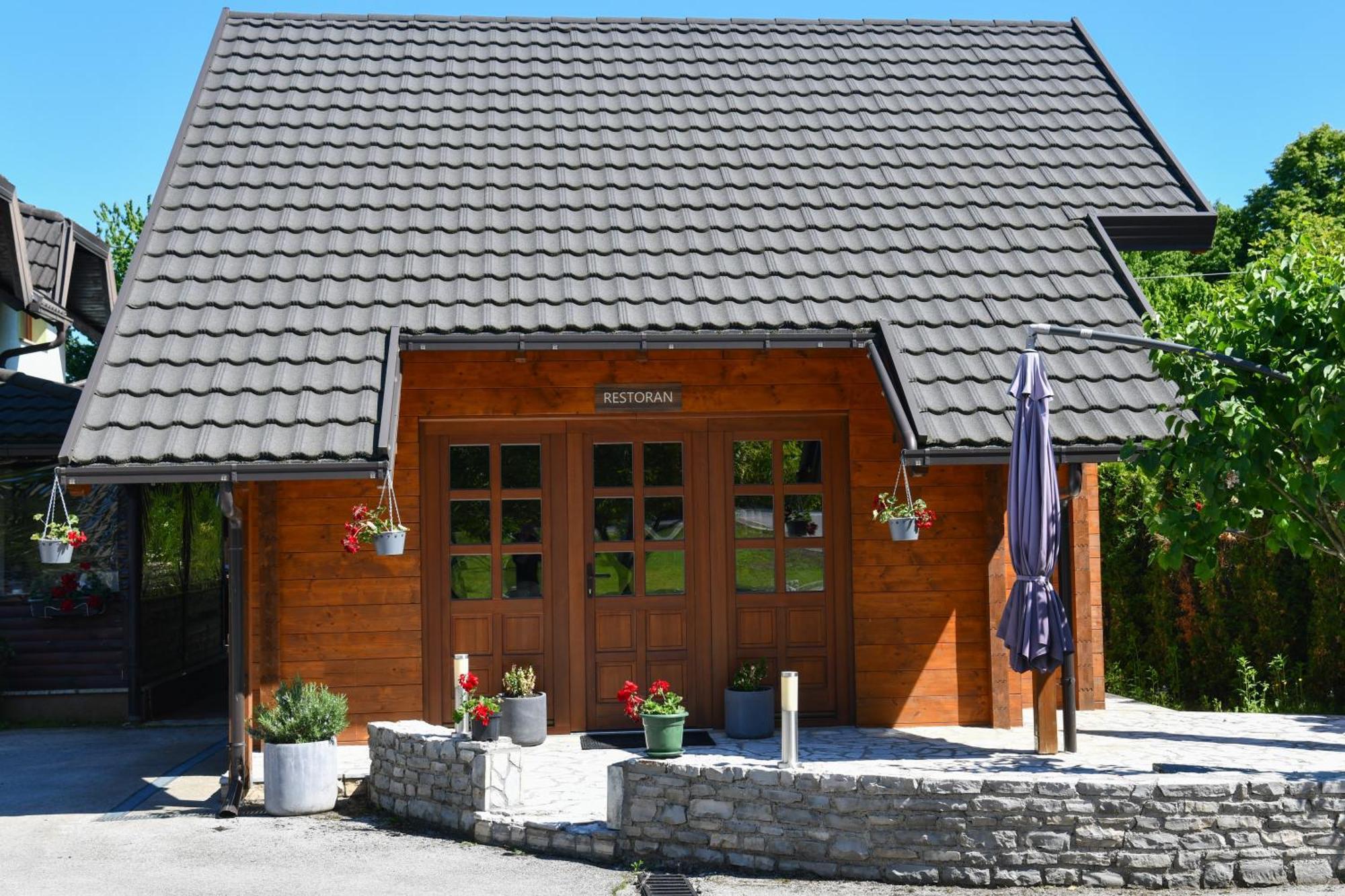 Villa Cancar Grabovac  Exteriör bild